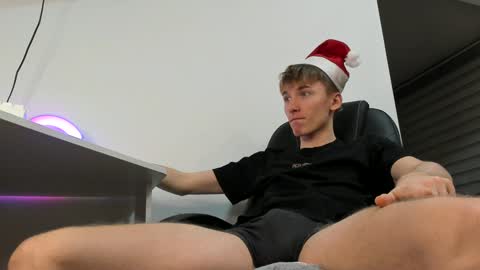 vibemygirl online show from December 26, 1:54 pm