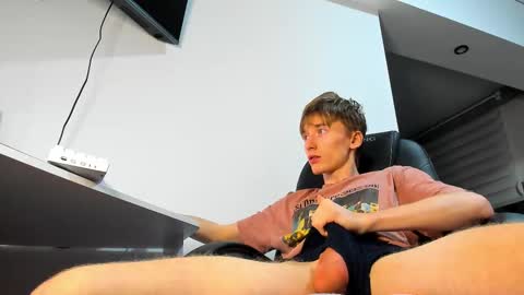 vibemygirl online show from February 12, 1:09 am