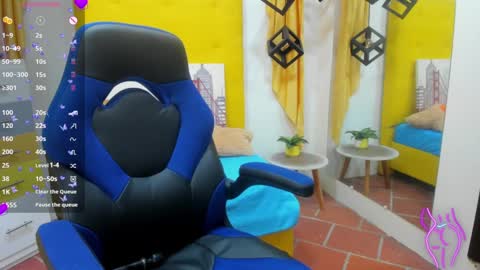 nahomy online show from February 13, 6:48 pm