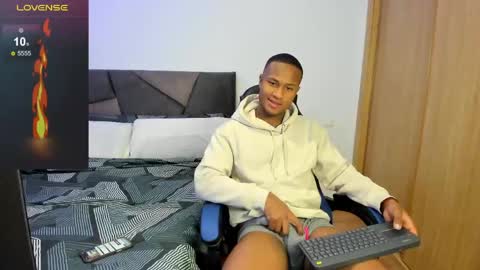 vick_prince online show from April 14, 6:27 am