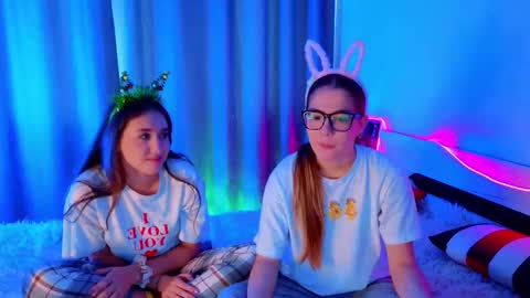 Stacy  Charlotte Lolaon keyboard online show from December 20, 9:49 am