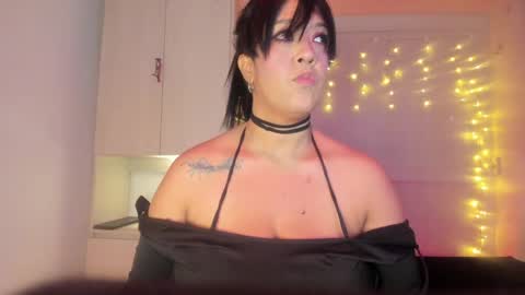 V I C K Y online show from April 13, 7:51 pm