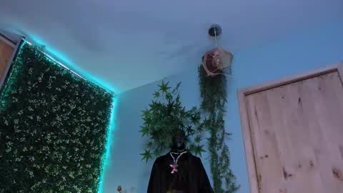 Victoria   online show from March 5, 10:41 pm