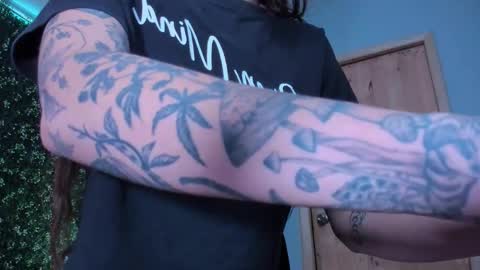 Victoria   online show from February 10, 9:40 pm