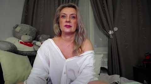 victoria50 online show from December 7, 6:21 pm