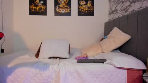 Victoria Coopeer online show from March 9, 11:35 pm