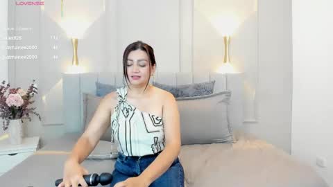 victoria  online show from December 22, 7:09 pm