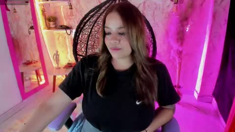 victoria_floyd1 online show from February 22, 12:08 pm