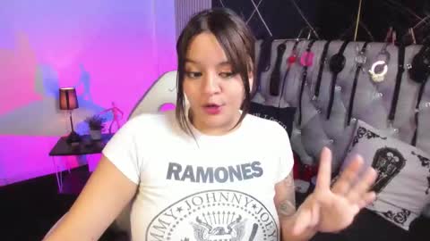 victoria_floyd1 online show from February 7, 1:19 am