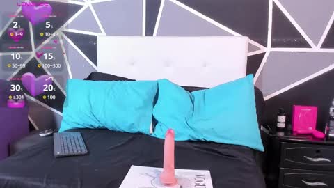 Victoria Zans  online show from October 6, 11:50 am