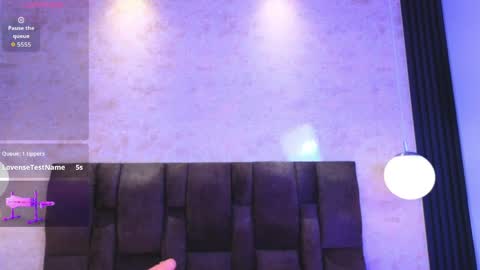 Victoria Andrade online show from April 14, 4:10 pm