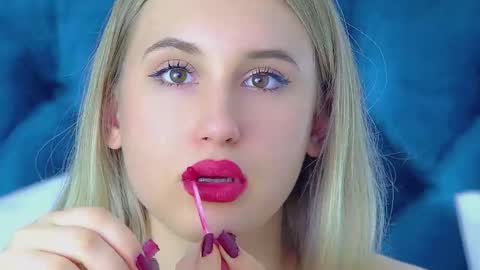 Victoria online show from October 1, 6:40 pm