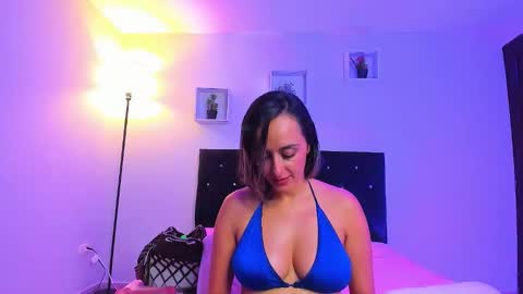 victoriia_rose_ online show from March 14, 4:05 am