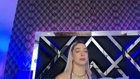 victtoria lee online show from March 22, 7:18 pm