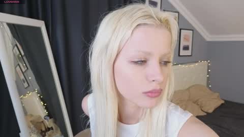 Eva online show from April 4, 2:02 pm