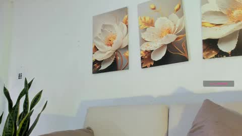 VIOLET  online show from April 1, 1:41 pm