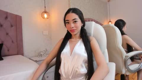 Violet  online show from December 2, 3:49 am