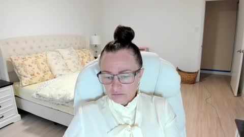 Ukrainian-woman online show from September 15, 1:12 pm