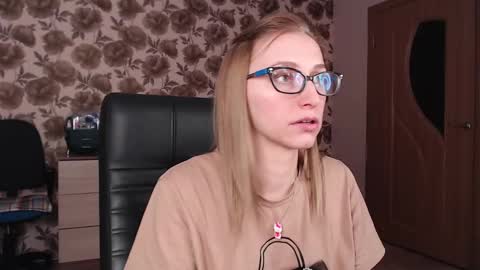 Snapshot of vikaericka chatting on January 13, 10:45 pm Vika online show from January 13, 10:45 pm