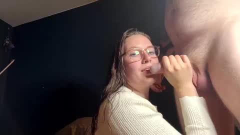 Snapshot of vikingandvixen44 chatting on October 24, 12:33 am vikingandvixen44 online show from October 24, 12:33 am
