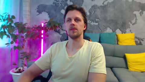 vikingchrisss online show from April 12, 10:41 am