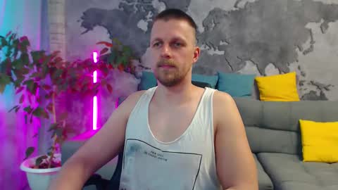 vikingchrisss online show from May 17, 10:46 am