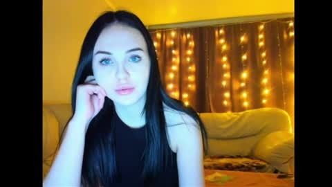 vikipop online show from April 1, 1:52 pm