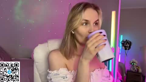 Vikky online show from June 24, 1:01 am