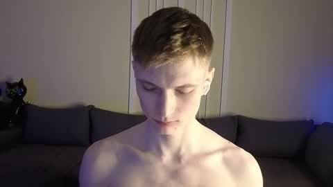 Max online show from February 18, 8:41 pm