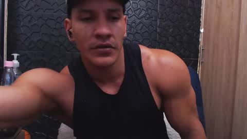 Viktor Herrera online show from November 6, 5:49 pm