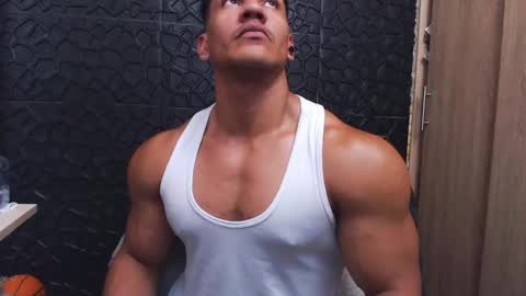 Snapshot of viktorherrera chatting on October 21, 5:05 pm Viktor Herrera online show from October 21, 5:05 pm
