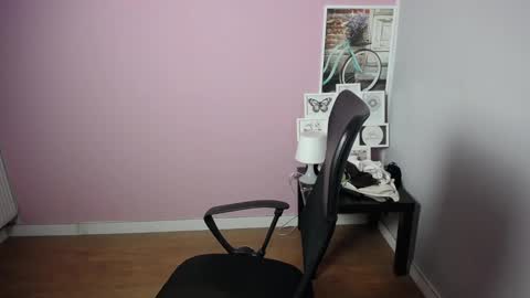 Snapshot of viktoria_lovely chatting on December 3, 6:10 am viktoria_lovely online show from December 3, 6:10 am