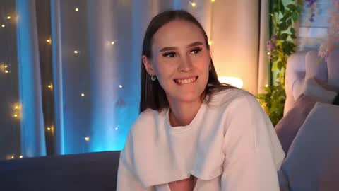  Vi  online show from April 13, 1:04 pm