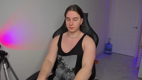 Vincent Strong online show from January 25, 2:25 pm