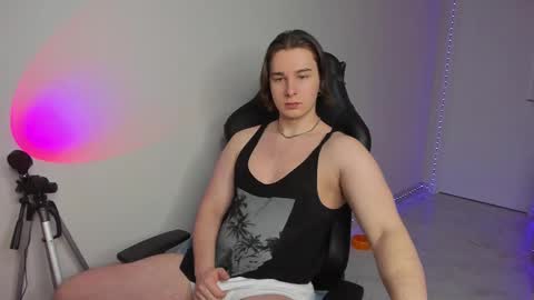 Vincent Strong online show from February 9, 7:59 am