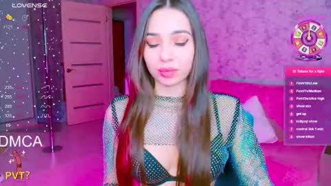 Vinkiepinkie online show from December 5, 5:33 pm