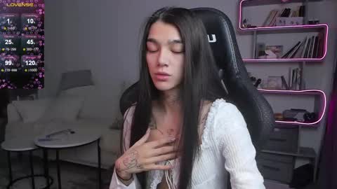 vinkitinkii online show from February 19, 6:33 am