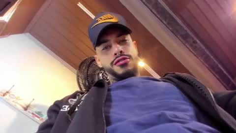 ---Vinzen--- online show from November 15, 5:09 am