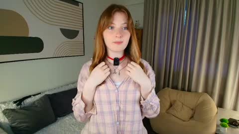 Viola but friends call me Sisi online show from April 11, 4:00 pm