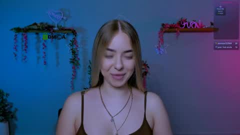 viola_sweet_ online show from May 31, 9:19 am