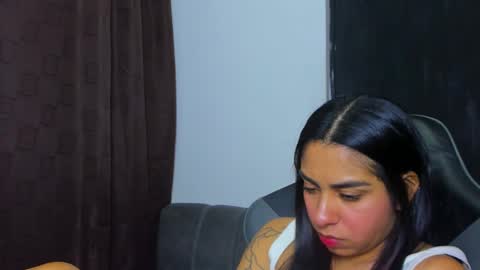 Violet and Myers online show from March 8, 3:43 am