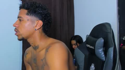 Violet and Myers online show from February 20, 8:11 pm