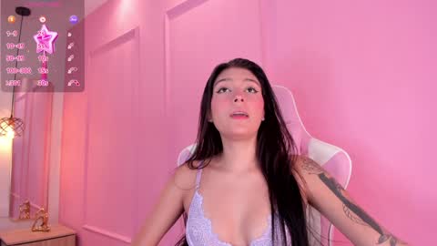 Violet online show from December 3, 9:50 pm