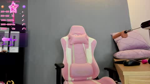 Violet online show from December 7, 7:54 am