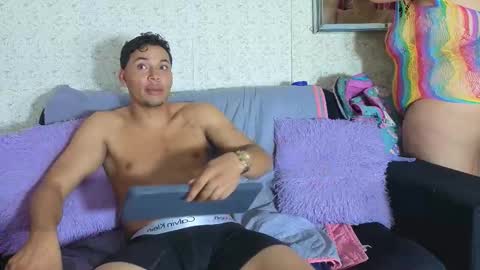 violet_jones23_aws online show from January 12, 5:42 pm