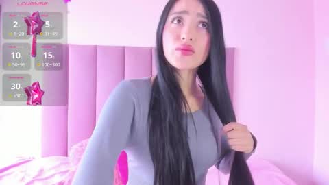 Snapshot of violet_myerrs chatting on October 20, 1:16 pm violet online show from October 20, 1:16 pm
