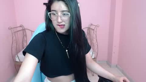 Snapshot of violet_raine_ chatting on October 20, 4:01 pm Violet online show from October 20, 4:01 pm