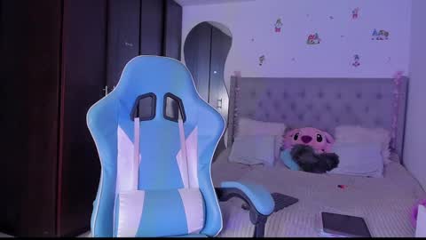  Violet  online show from April 19, 2:51 pm