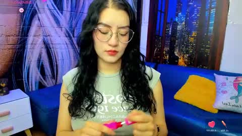Snapshot of violeta_diazz chatting on March 6, 8:16 pm     online show from March 6, 8:16 pm