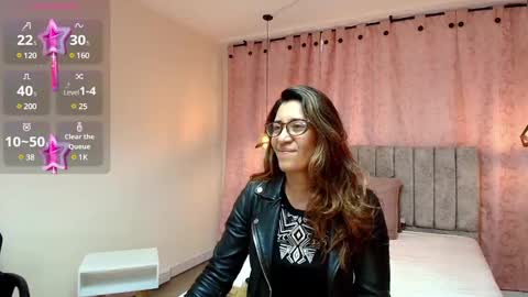 VIOLETA online show from February 25, 1:00 pm